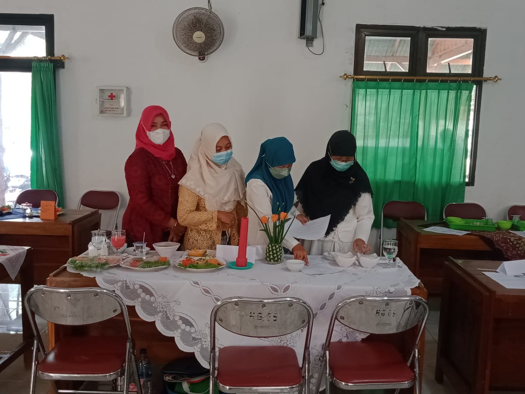 Peringati Hari Ibu TP PKK Hargorejo Adakan Lomba PMBA